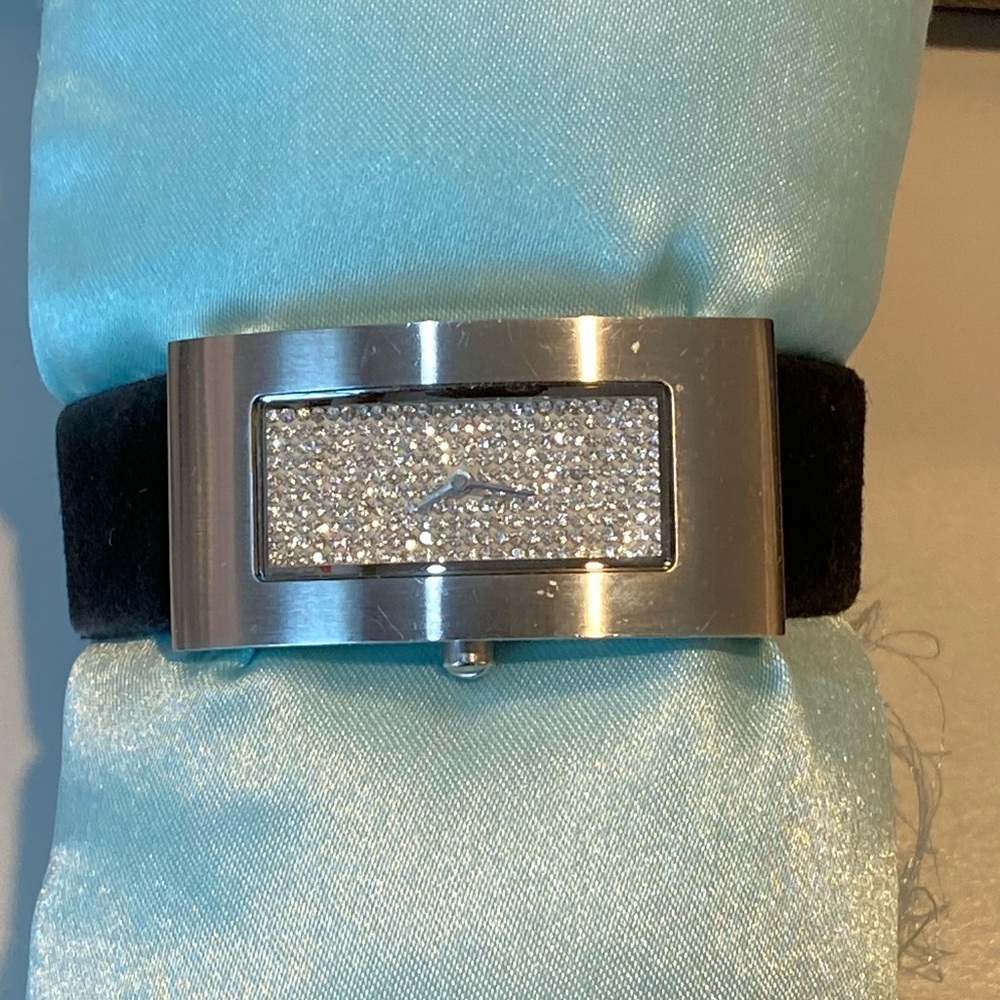 watch DKNY